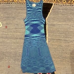 Multicolored princess polly blue dress that is a size 6. Only worn once.